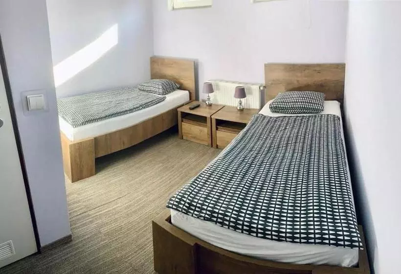 酒店 Restauracja Ibiza