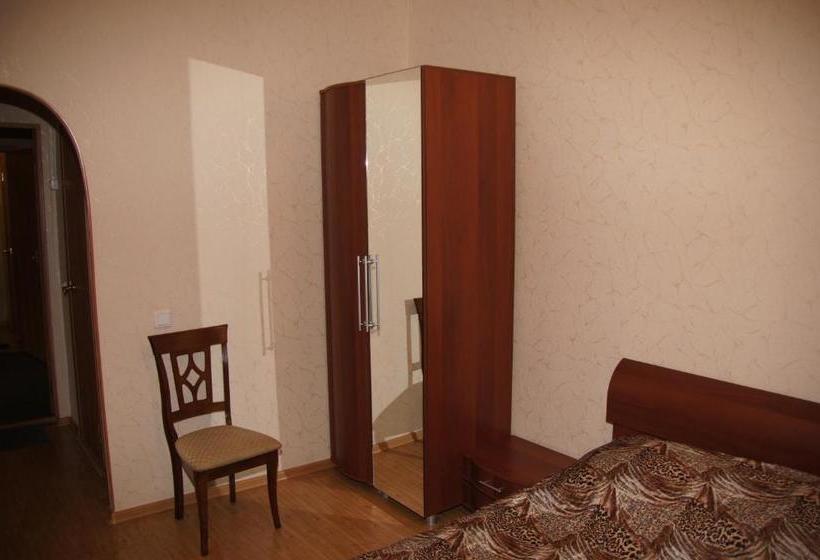 בית מלון כפרי Universitetskaya