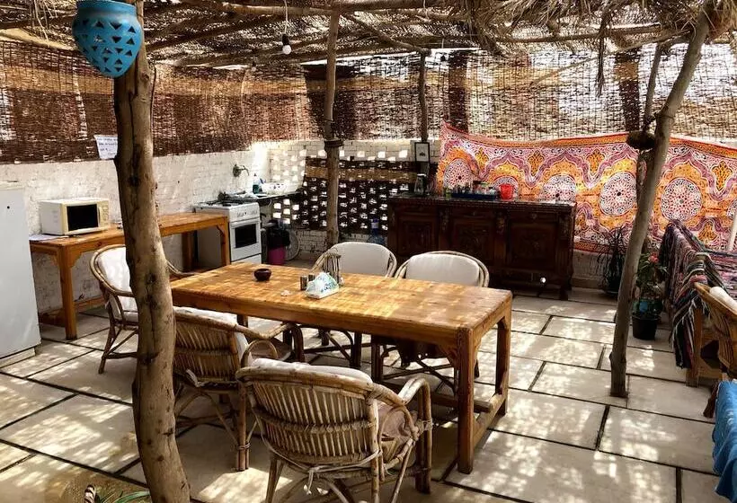 پانسیون Rayhana Guest House