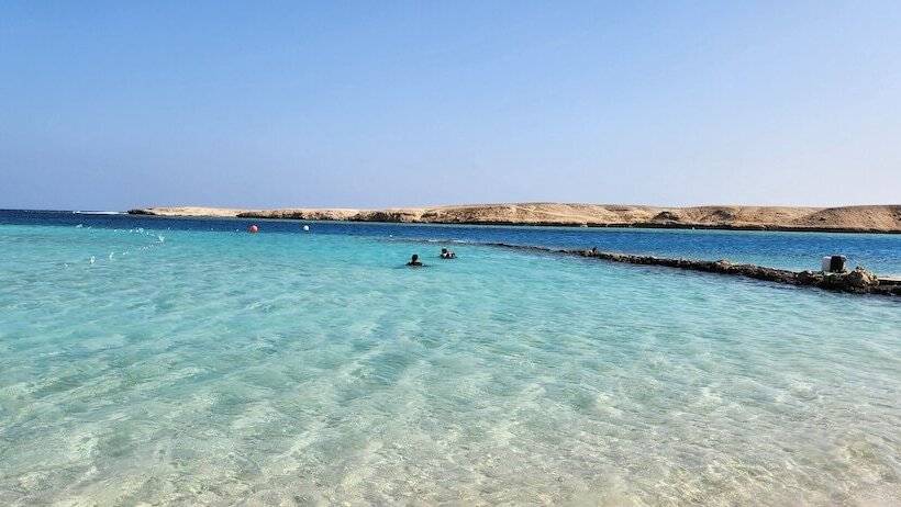 پانسیون Rayhana Guest House