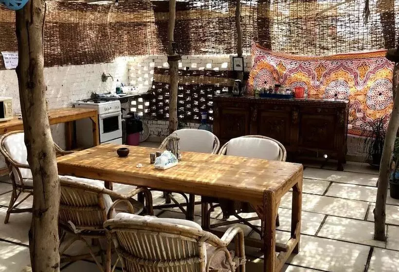 پانسیون Rayhana Guest House