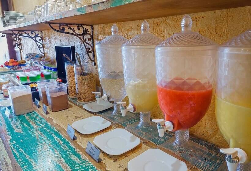 ユースホステル Pousada Victoria Villa By Nacional Inn   A 800 Metros Da Vila Capivari