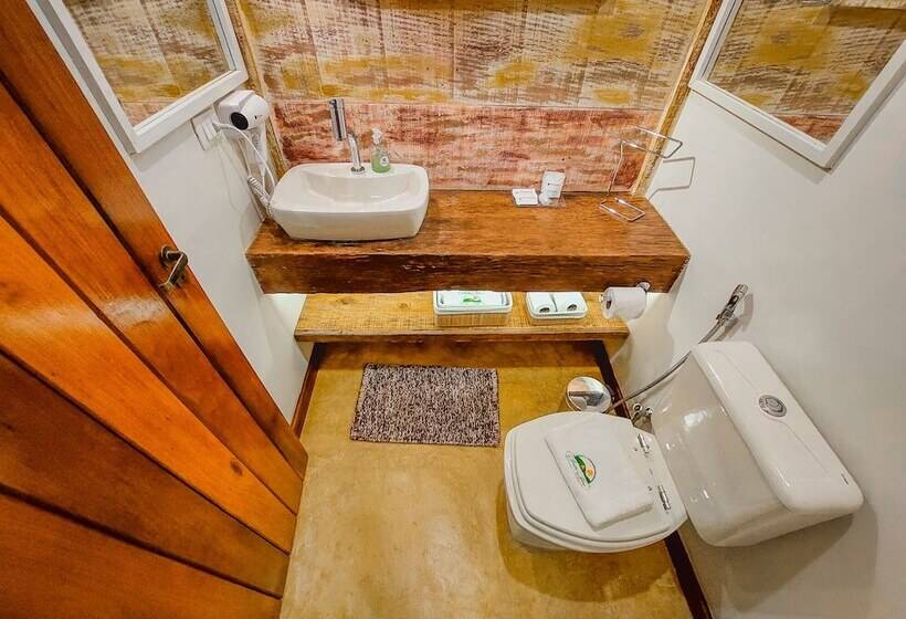 ユースホステル Pousada Victoria Villa By Nacional Inn   A 800 Metros Da Vila Capivari