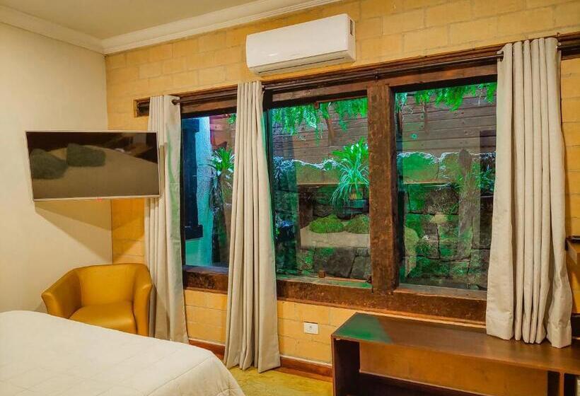 ユースホステル Pousada Victoria Villa By Nacional Inn   A 800 Metros Da Vila Capivari