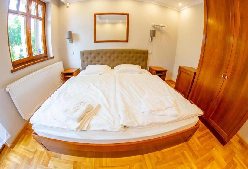 بنسيون Aranykert Vendégház