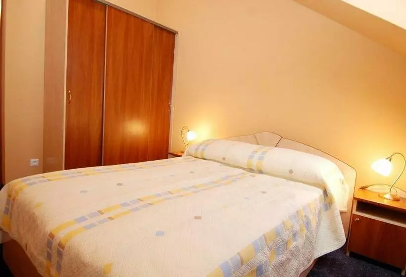 ペンション Tündérpart Vendégház