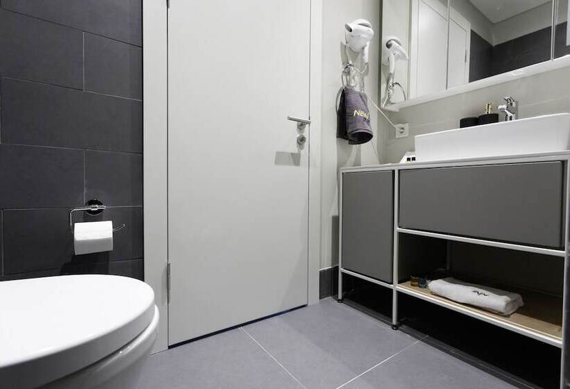 Roya Nova Residence By Newinn