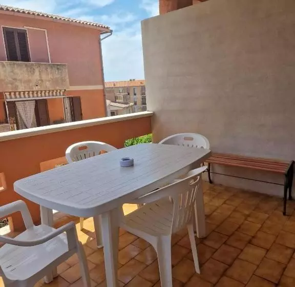 تختخواب و صبحانه Guest House Tra Rocce E Mare