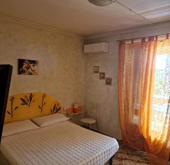 تختخواب و صبحانه Guest House Tra Rocce E Mare