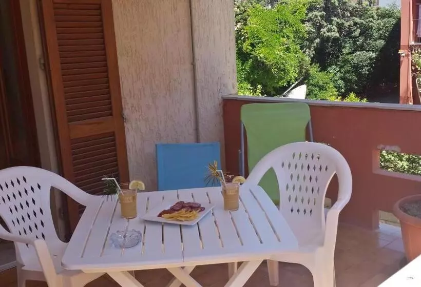 تختخواب و صبحانه Guest House Tra Rocce E Mare
