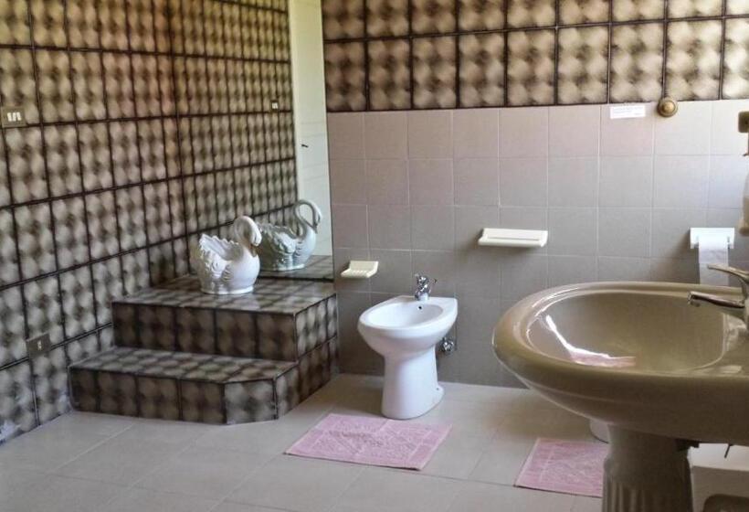 تختخواب و صبحانه Guest House Tra Rocce E Mare