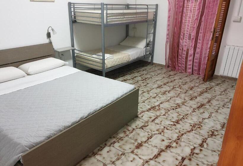 تختخواب و صبحانه Guest House Tra Rocce E Mare