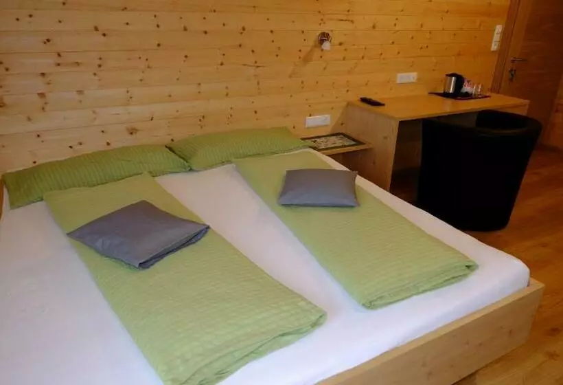 Aamiaismajoitus (B&B) Landhaus Franzelin