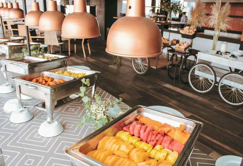 هتل B Urban Xaman By Fontán Reforma