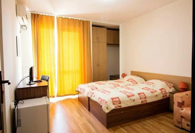 Hotelli Ivatea Family