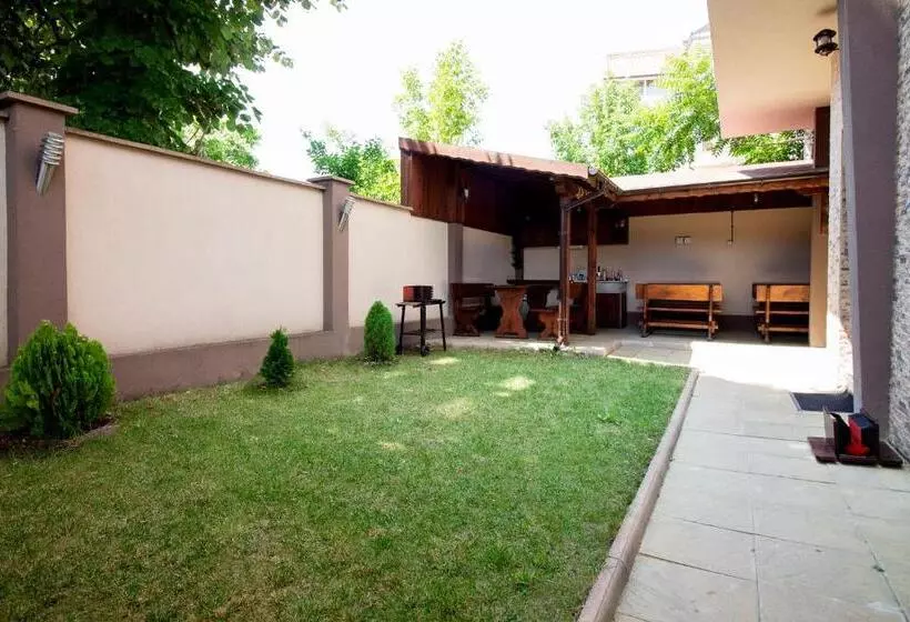 Hotelli Ivatea Family