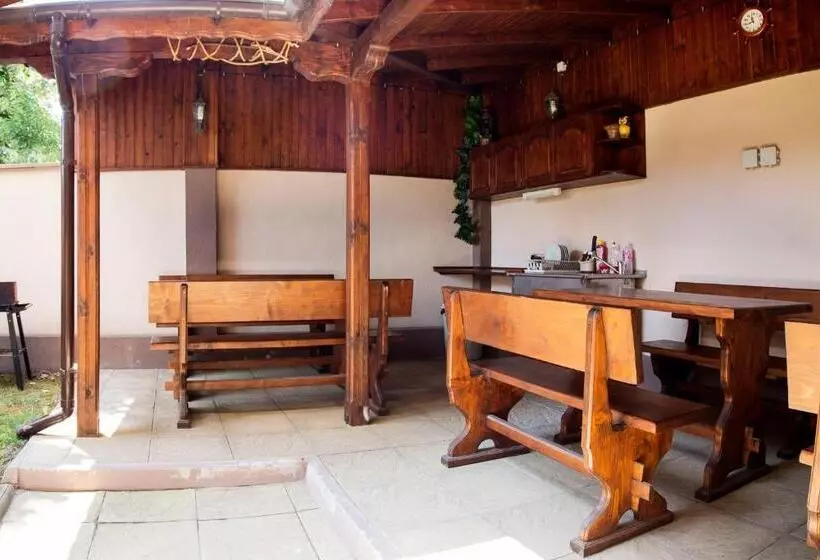 Hotelli Ivatea Family