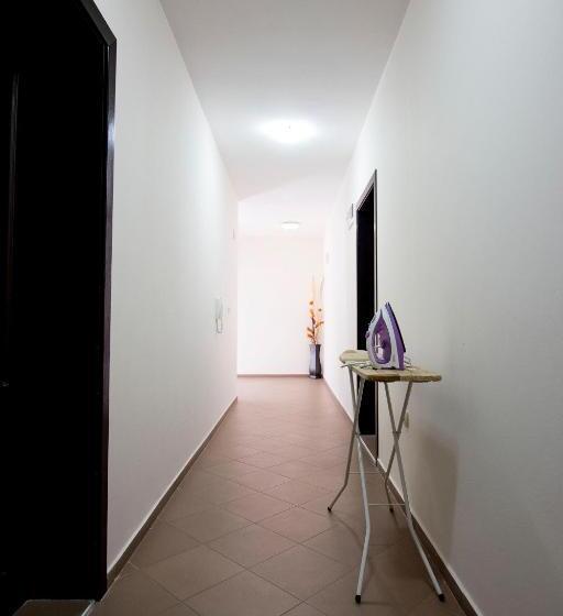 هتل Ivatea Family