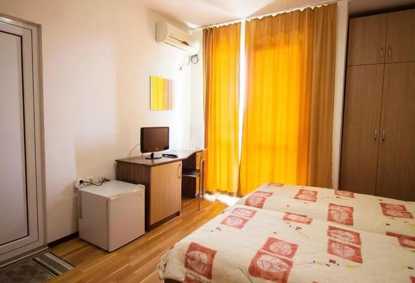 Hotelli Ivatea Family