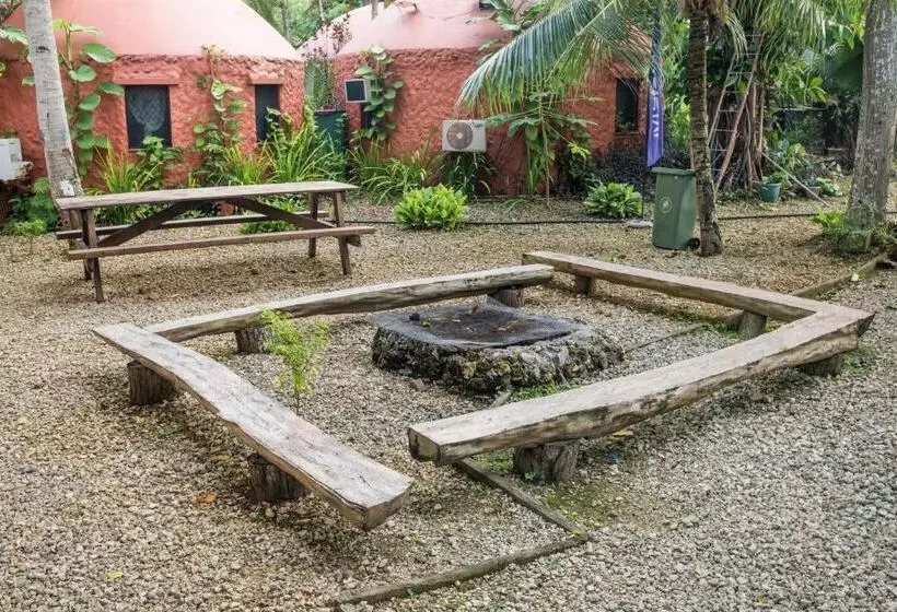 Panglao Chocolate Hills Hostel And Resort