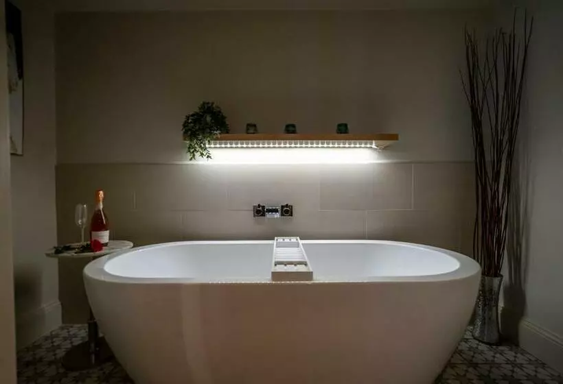 The Retreat At Dukes Townhouse