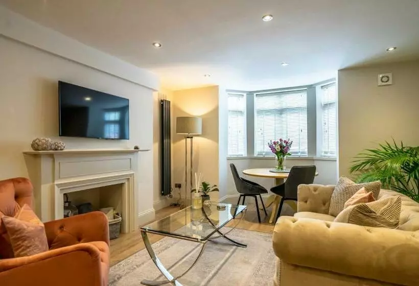 The Retreat At Dukes Townhouse