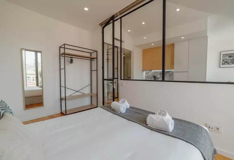 Courtyard Oporto Design Apartments By Vacationy