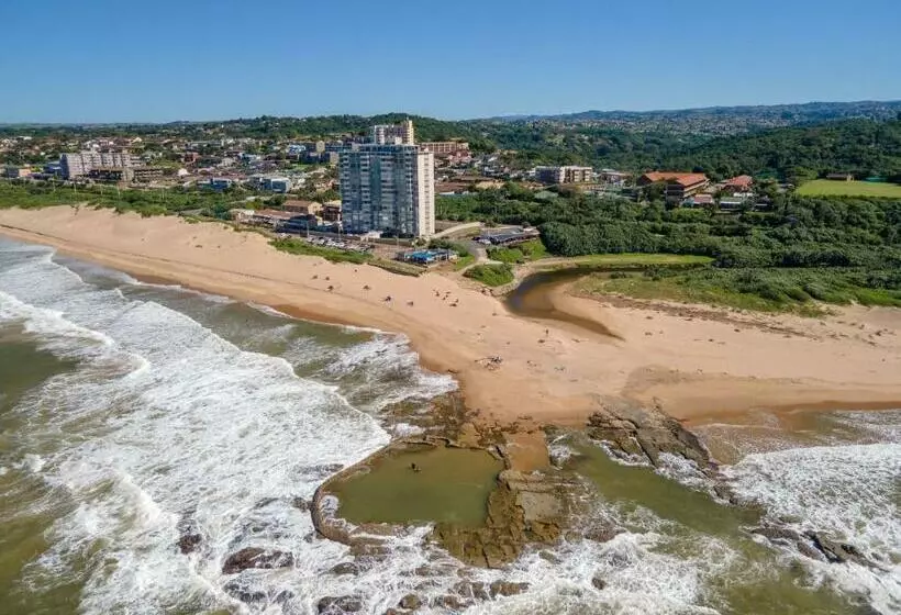 14 Warnerdoone Beachfront Apartment