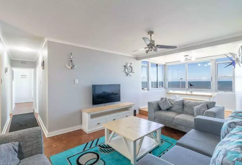14 Warnerdoone Beachfront Apartment