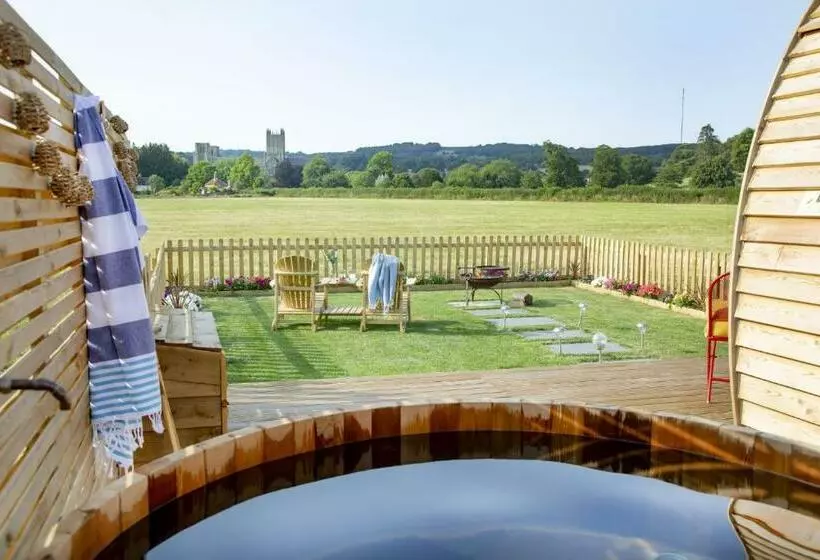 Chapterhouse, Cathedral View, Wells