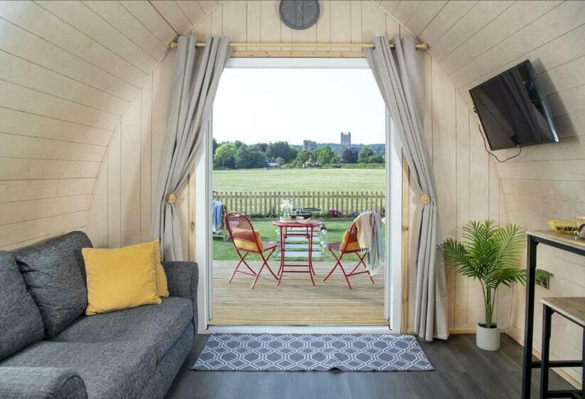 Chapterhouse, Cathedral View, Wells