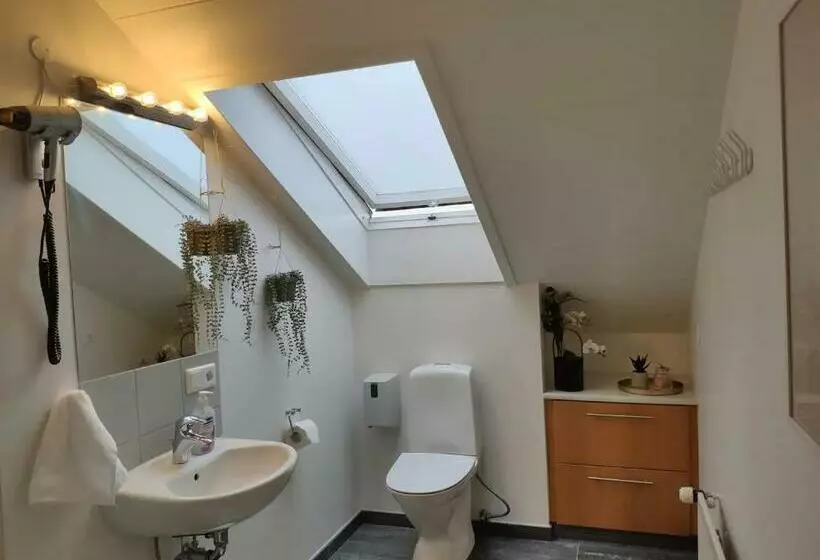 G10 Apartments