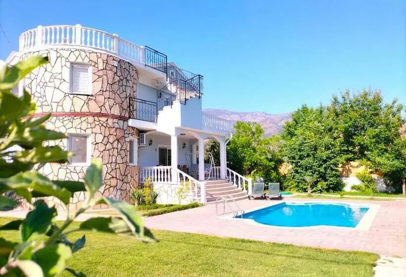 Köyceğiz De Bağımsız Havuzlu Lüks Villa: Bülbül