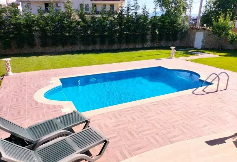 Köyceğiz De Bağımsız Havuzlu Lüks Villa: Bülbül