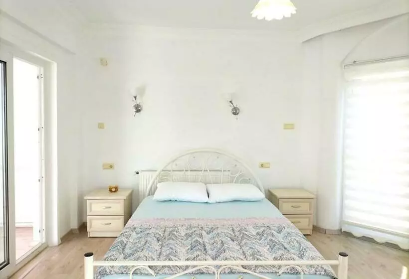 Köyceğiz De Bağımsız Havuzlu Lüks Villa: Bülbül