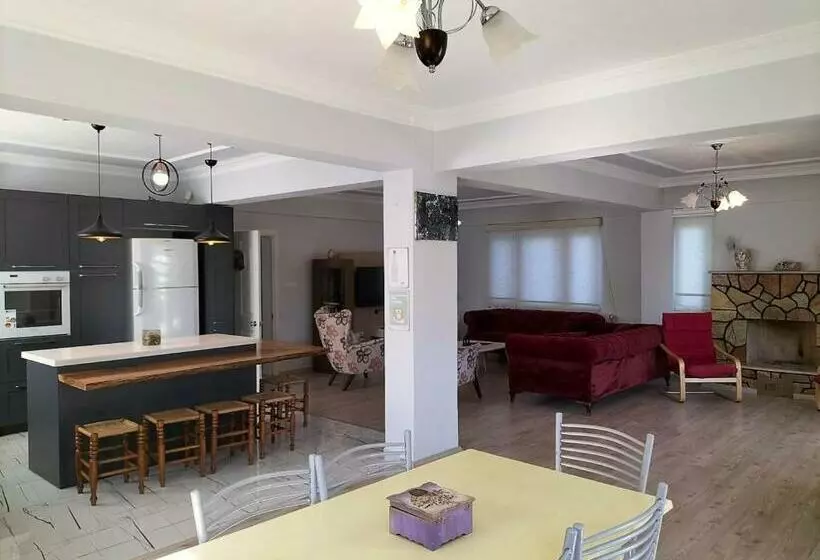 Köyceğiz De Bağımsız Havuzlu Lüks Villa: Bülbül