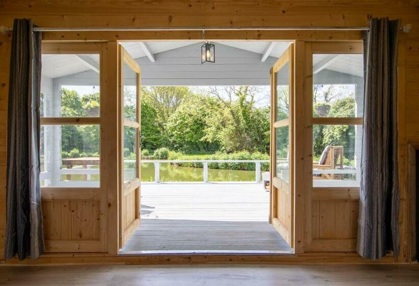 Choller Lake Lodges   Primrose Cabin With Private Hot Tub