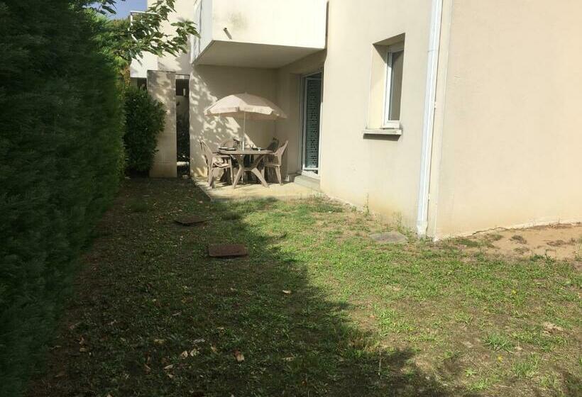 Appartement 2 Pièces Avec Jardin Privatif