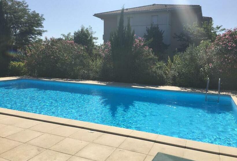 Appartement 2 Pièces Avec Jardin Privatif