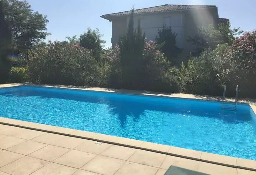 Appartement 2 Pièces Avec Jardin Privatif