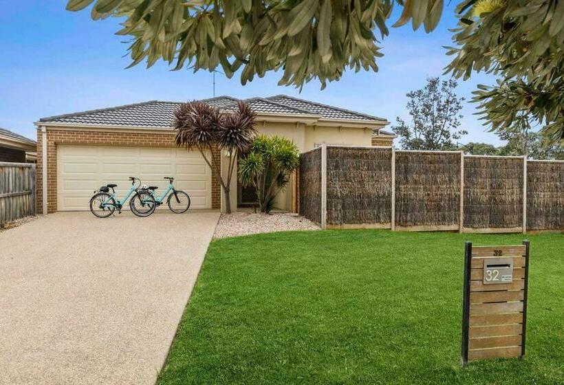 Corymbia Barwon Heads Modern Family Getaway!