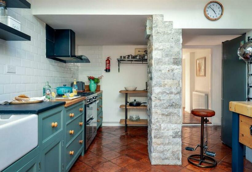 Haldon View   Characterful Devon Cottage Boasts Stunning Countryside Views And Hot Tub