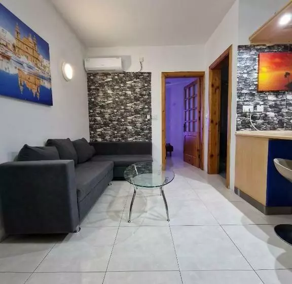 Central Properties Msida Modern Apartment