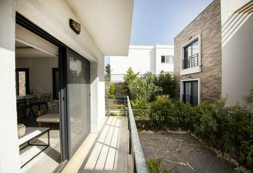 House With Balcony 1 Min To Beach In Bodrum