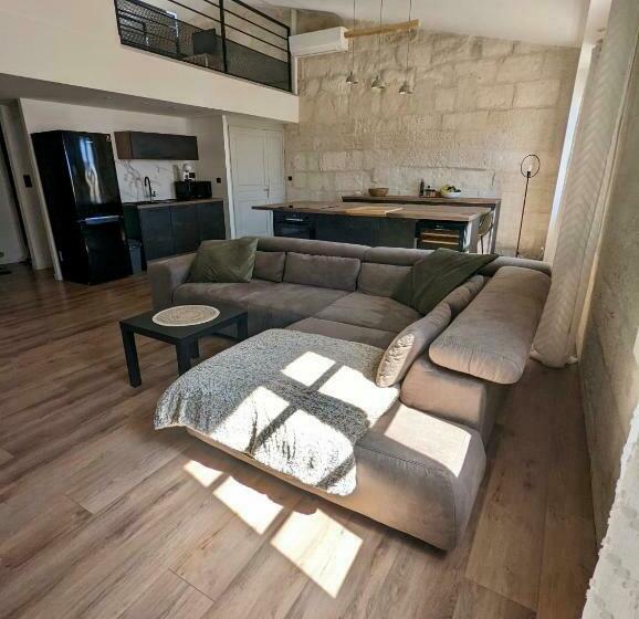 Loft Spacieux Au Cœur Des Remparts D Aigues Mortes