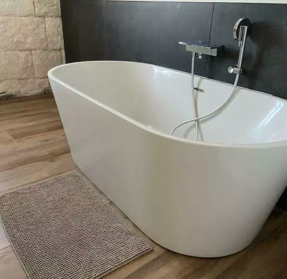 Loft Spacieux Au Cœur Des Remparts D Aigues Mortes