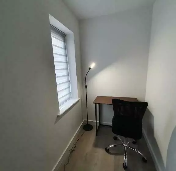 Lovely Home Close To City Center & Rail Station