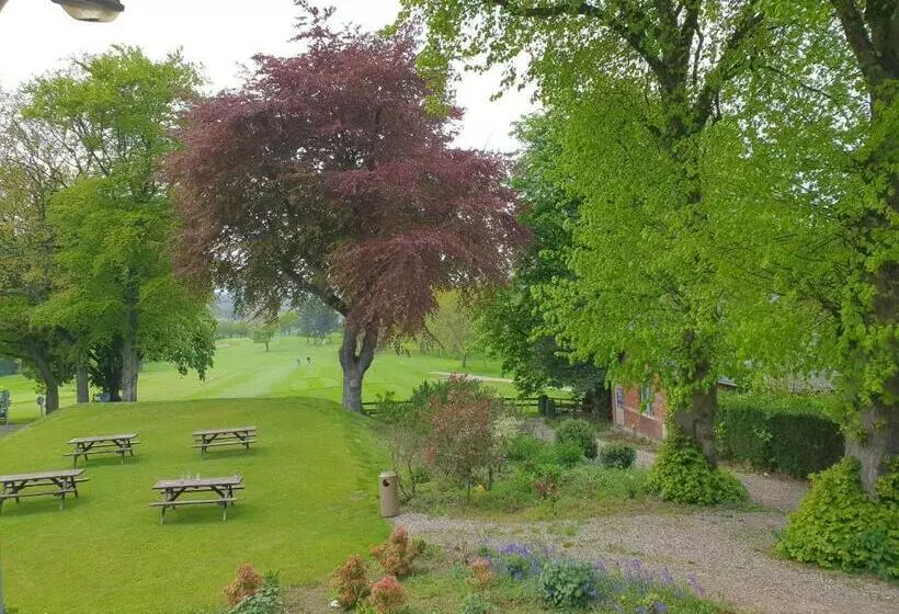 Lovely Home Close To City Center & Rail Station