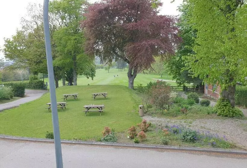 Lovely Home Close To City Center & Rail Station