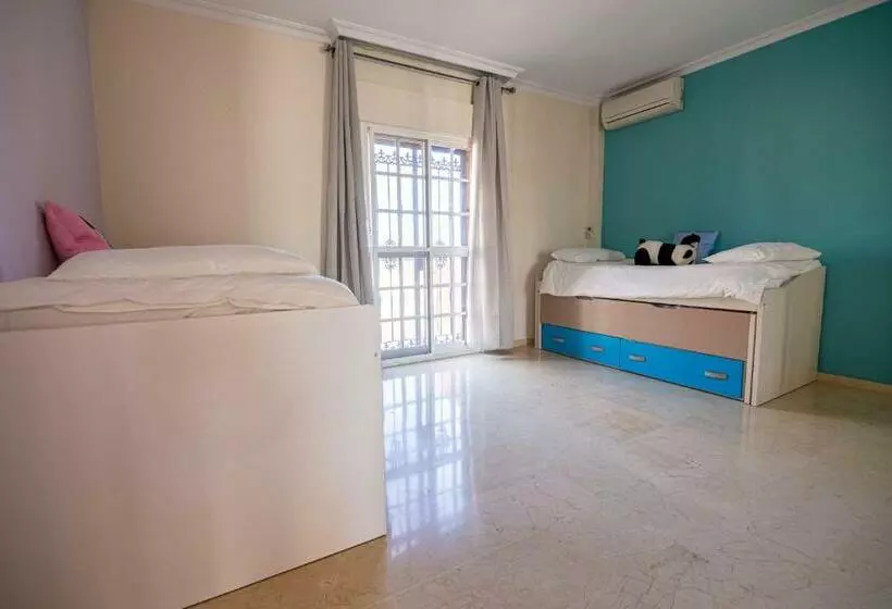 Lujosa Villa En Alhaurin De La Torre 7 Dormitorios